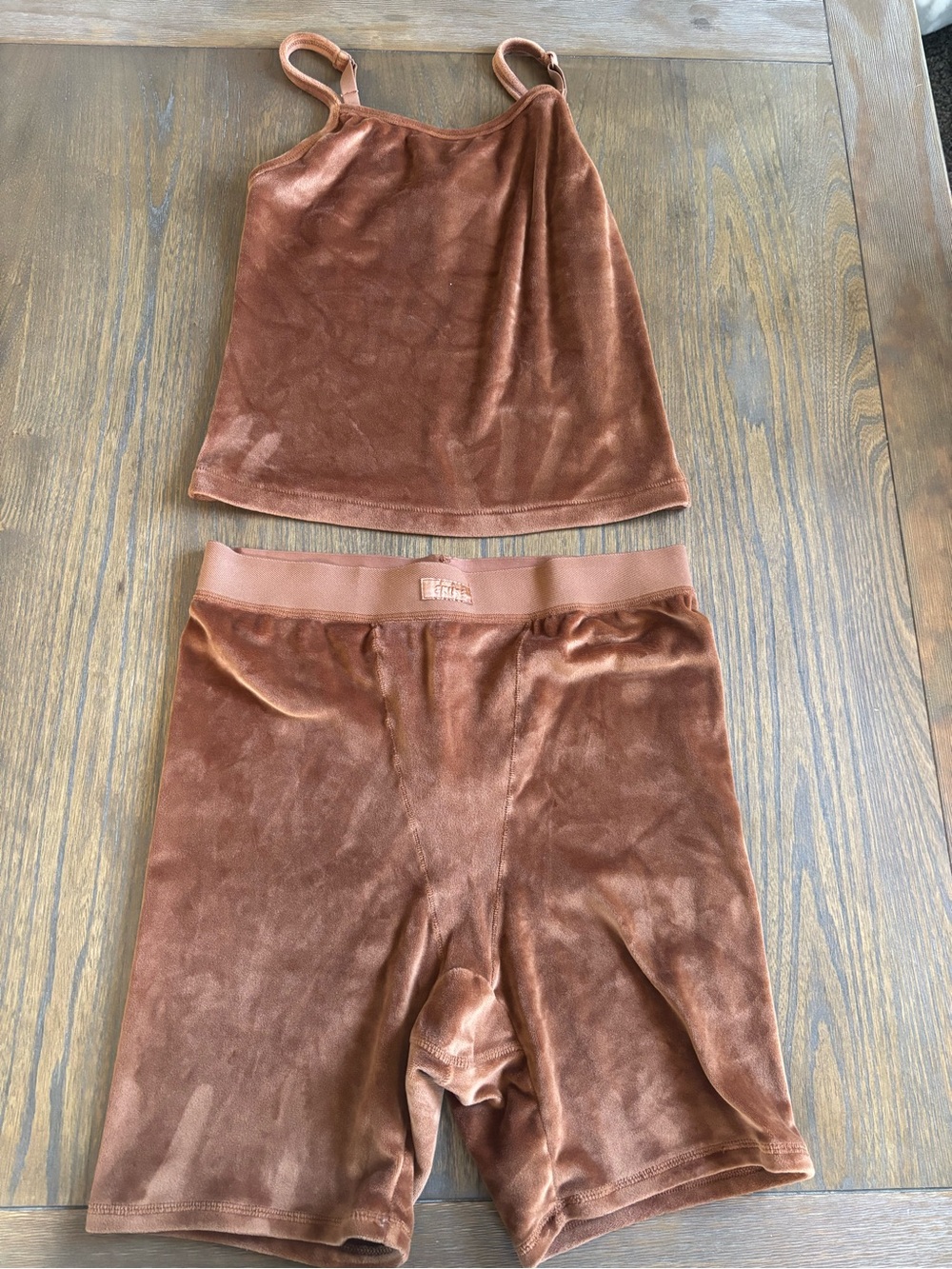 SKIMS Plush Velour Tank & Biker Set — Chocolate Brown